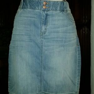 New plussize jeans skirt.